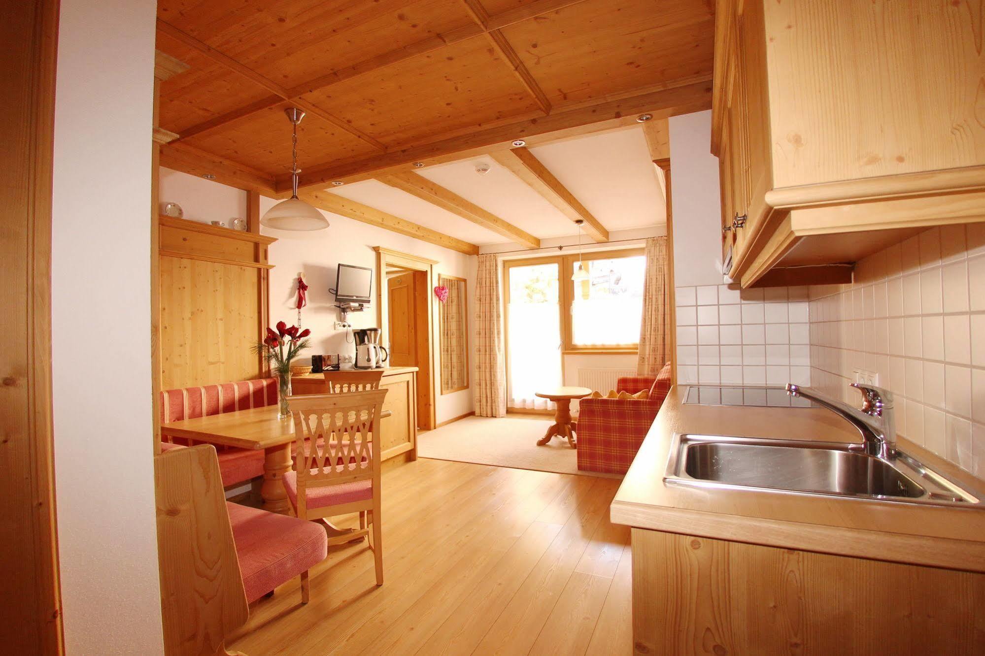 Das Gaestehaus Schneider Am Dorfplatz Alpbach Eksteriør billede
