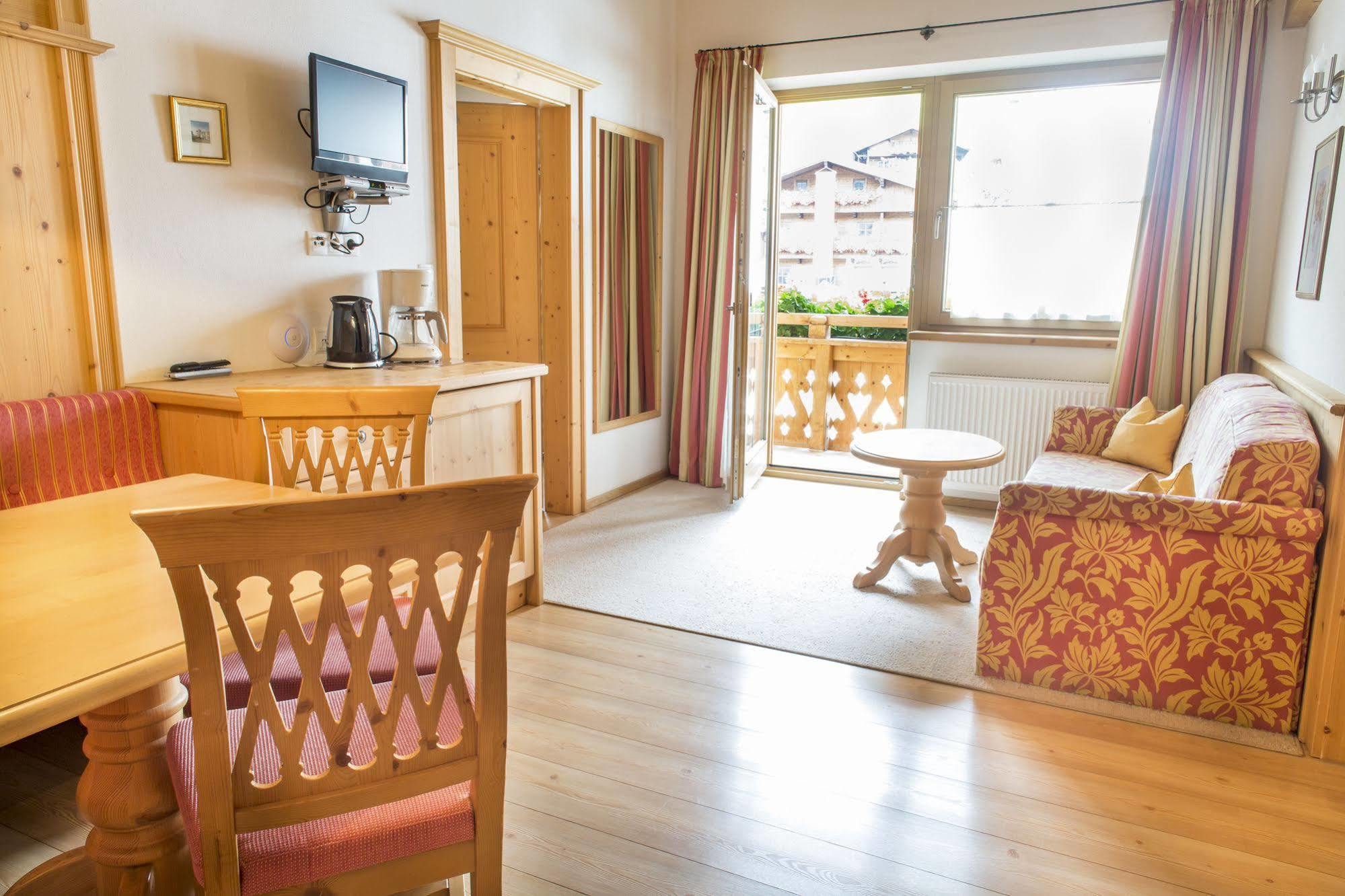 Das Gaestehaus Schneider Am Dorfplatz Alpbach Eksteriør billede