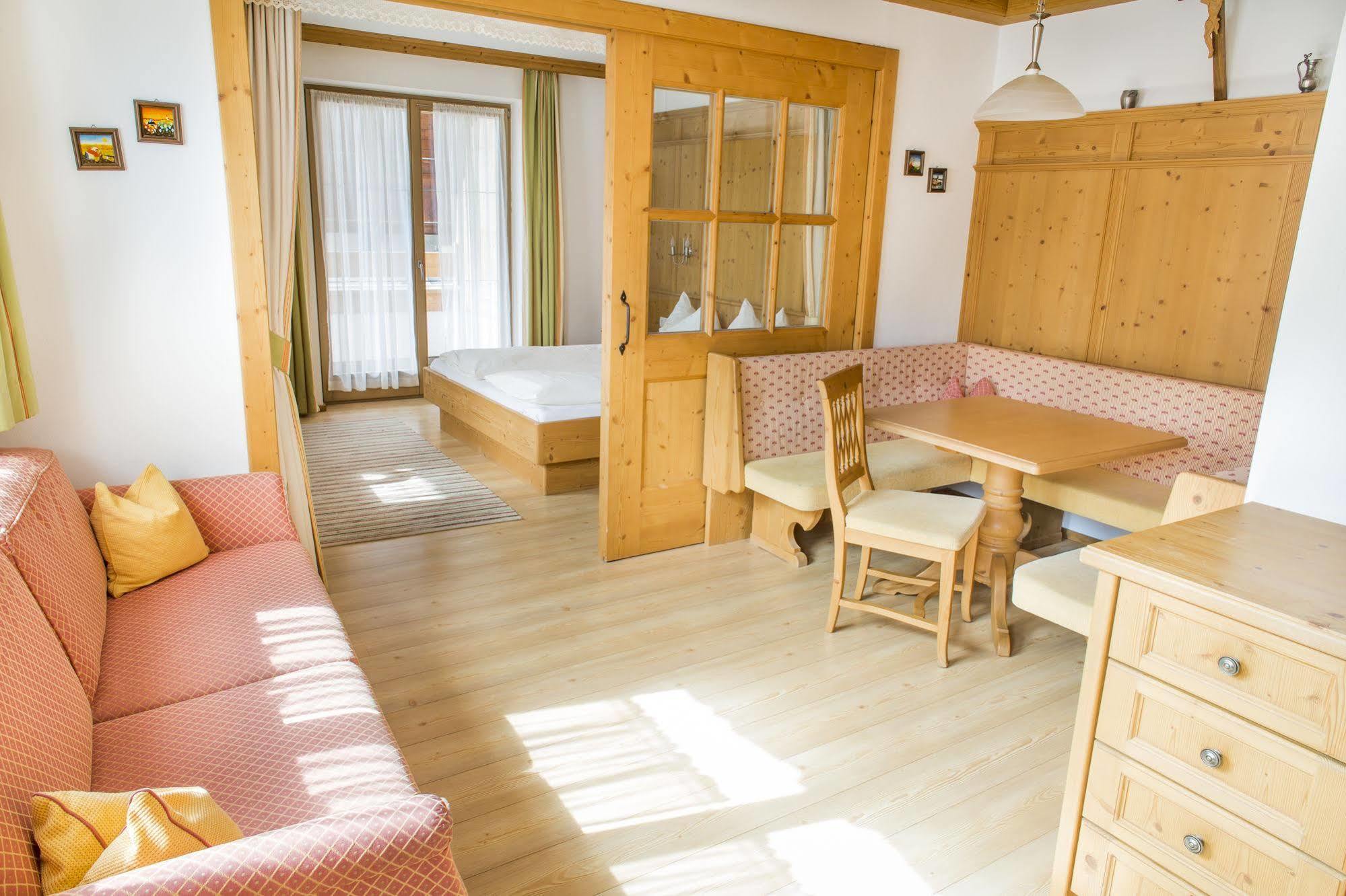 Das Gaestehaus Schneider Am Dorfplatz Alpbach Eksteriør billede