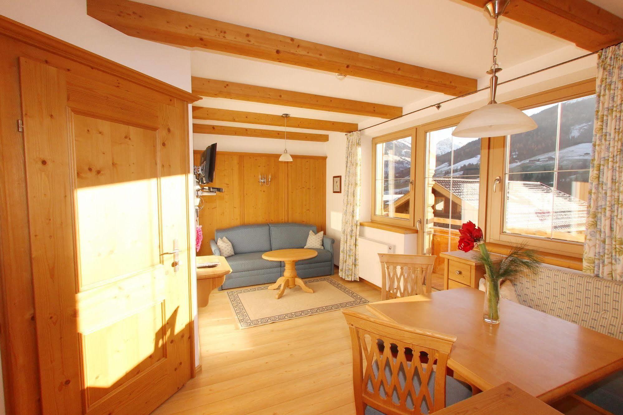 Das Gaestehaus Schneider Am Dorfplatz Alpbach Eksteriør billede