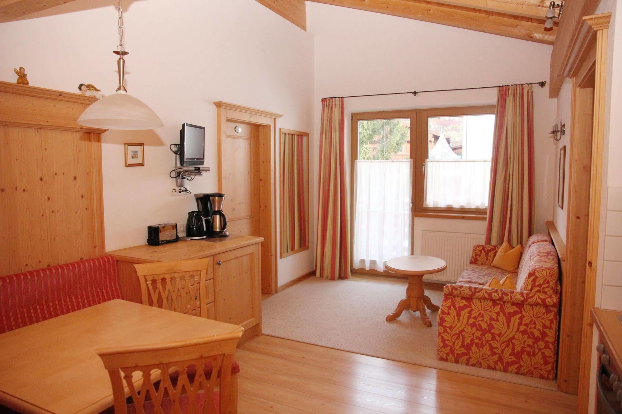 Das Gaestehaus Schneider Am Dorfplatz Alpbach Eksteriør billede