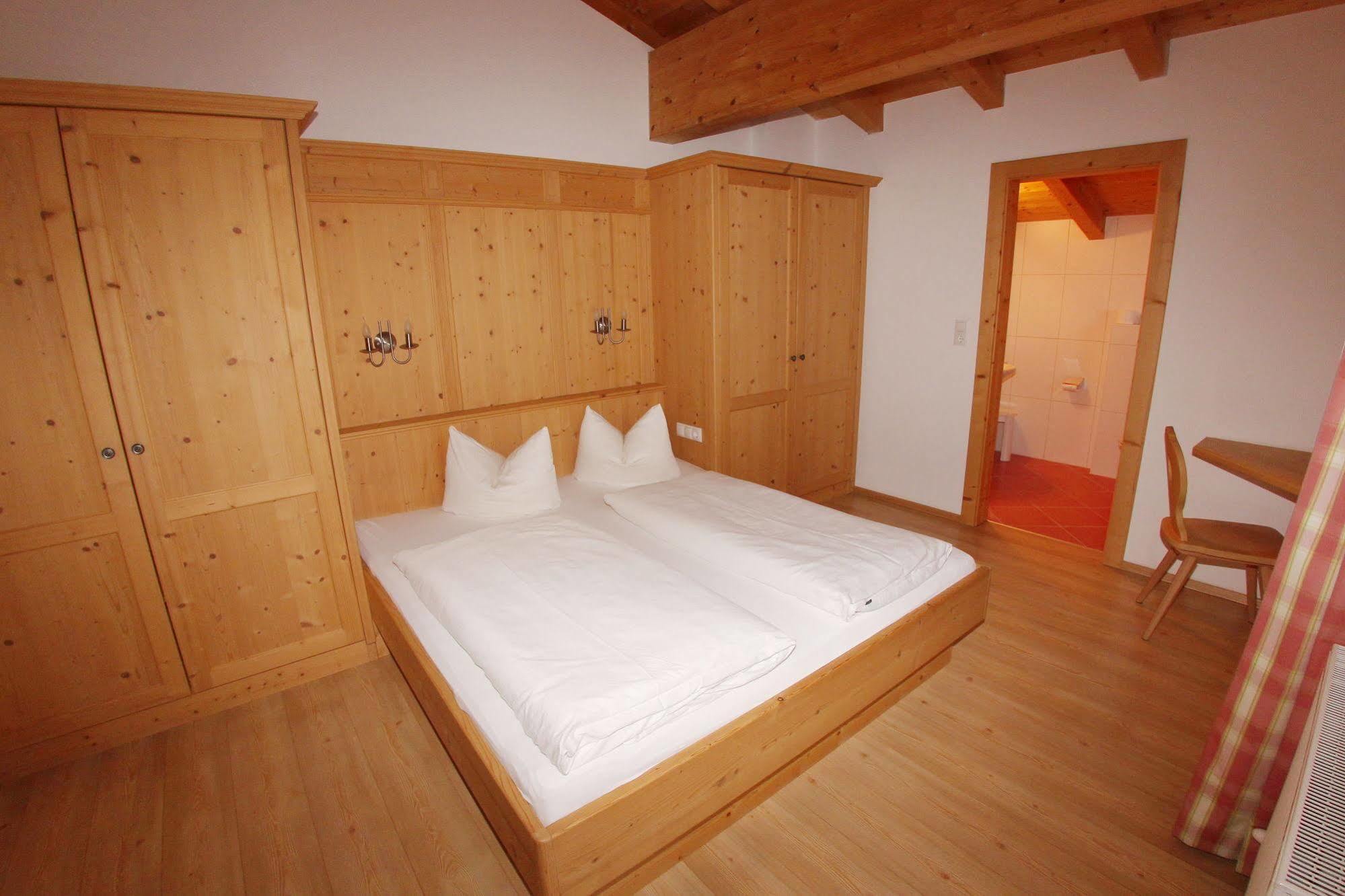 Das Gaestehaus Schneider Am Dorfplatz Alpbach Eksteriør billede