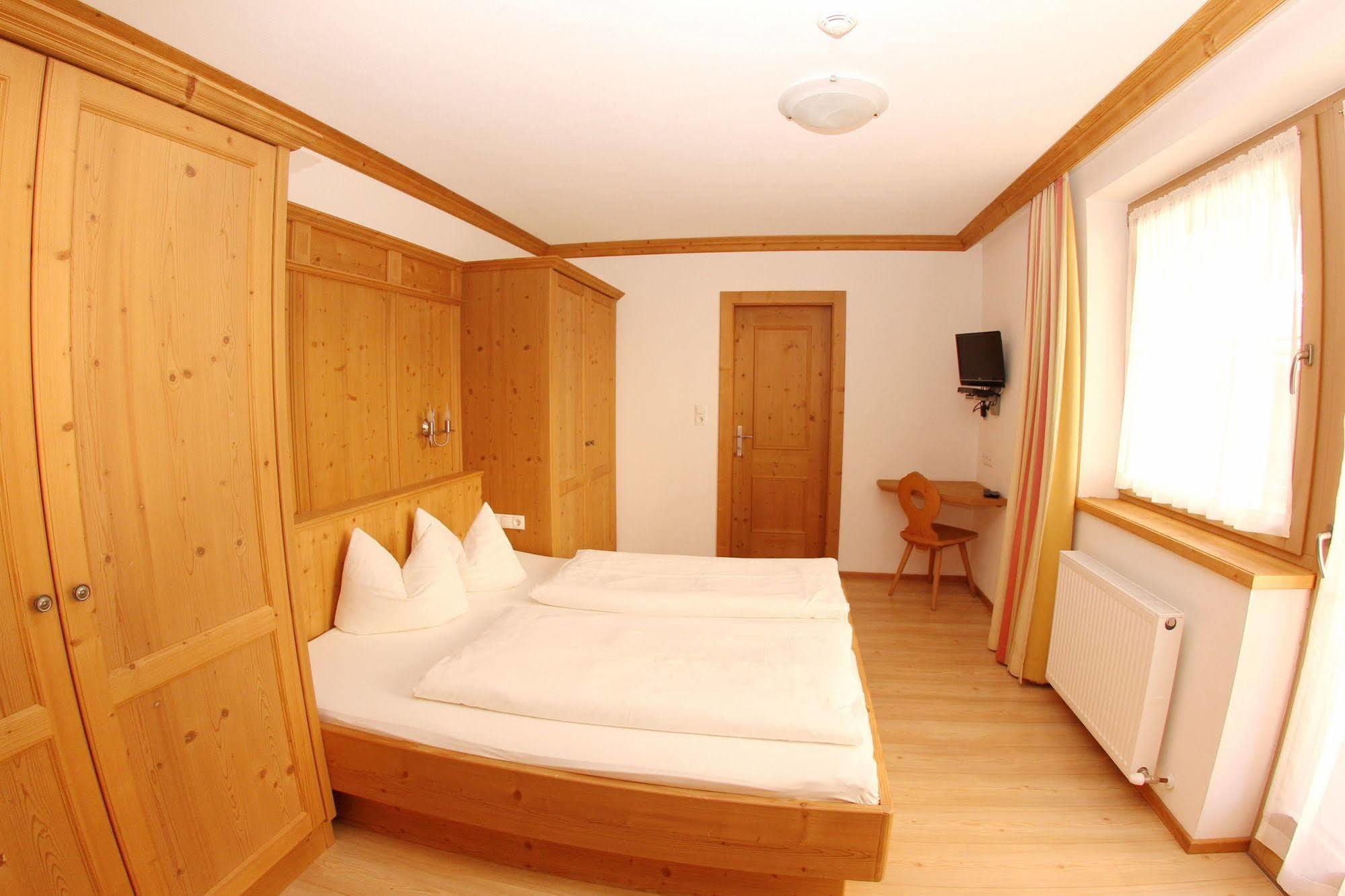 Das Gaestehaus Schneider Am Dorfplatz Alpbach Eksteriør billede