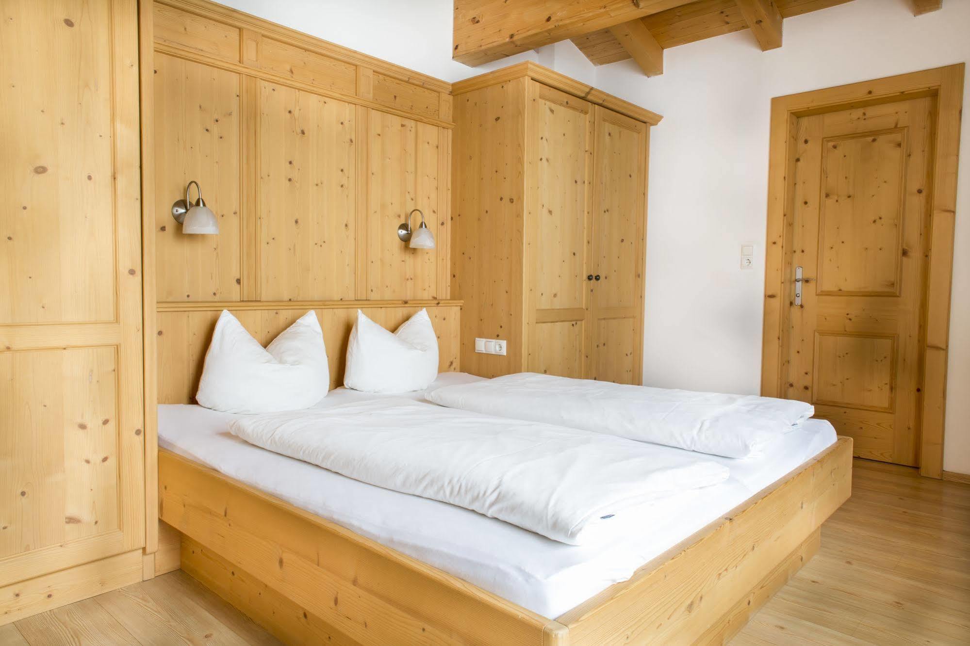 Das Gaestehaus Schneider Am Dorfplatz Alpbach Eksteriør billede